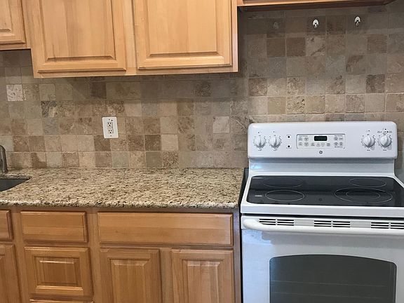 3rd image of 607 Boyden Ave #1