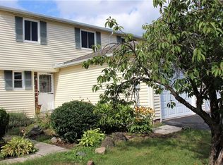 21 Arbor Ct, Fairport, NY