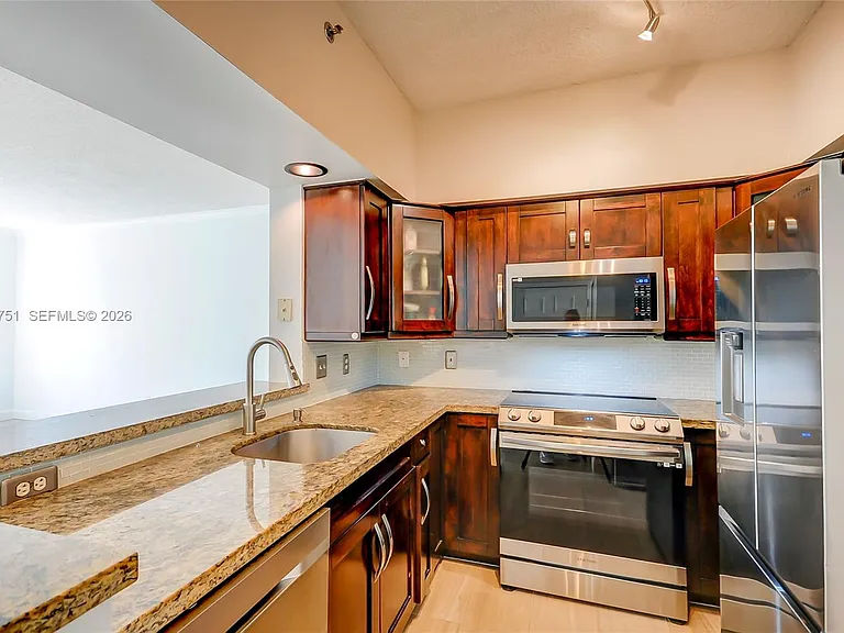 3105 NE 184th St #7201 — Photo 11