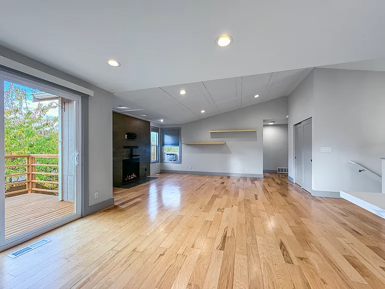 5657 23rd Ave SW — Photo 5