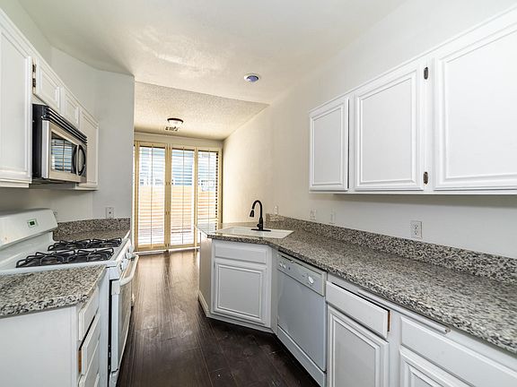 5th image of 3232 Brahms Dr