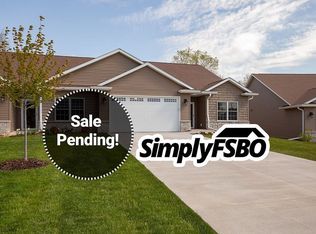 609 Titus Ct, Leclaire, IA