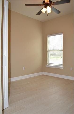 2nd image of 138 Village Oaks Blvd