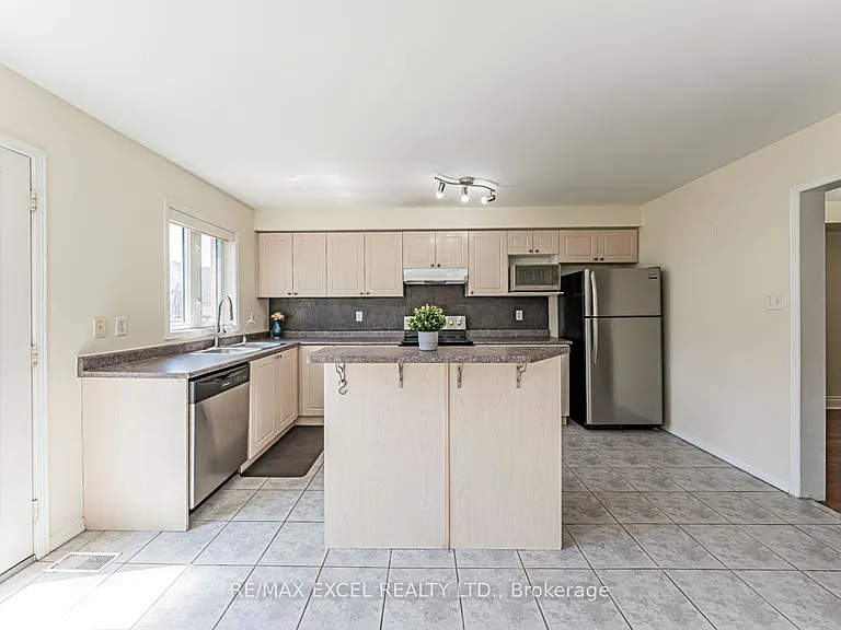 98 Georgian Dr — Photo 11