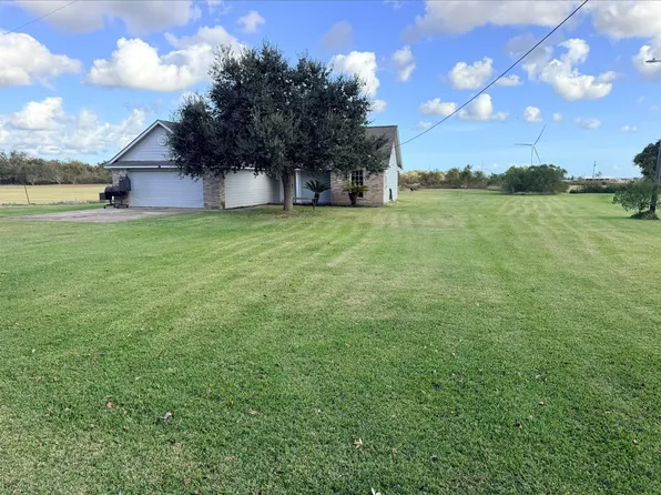 415 County Road 175, Bay City, TX 77414