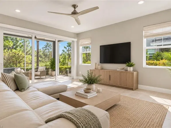 2554 SEYCHELLES DR #904, NAPLES, FL 34112
