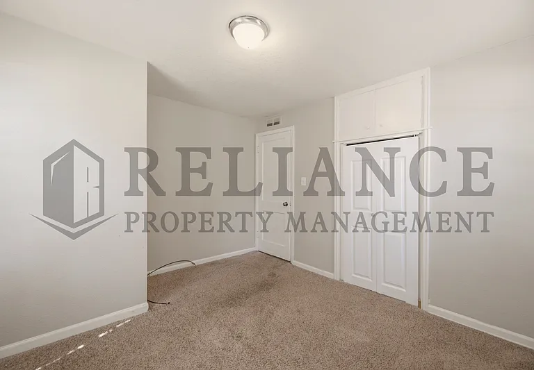 1126 S Silverdale Ct — Photo 33