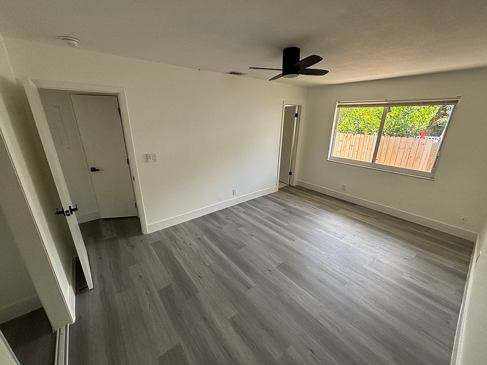 Master bedroom(bedroom#1)