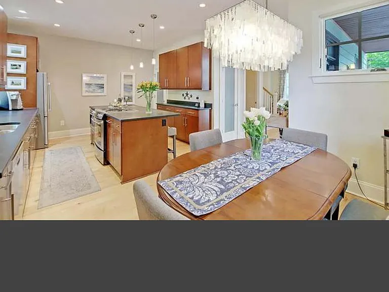 8 Brewster Ct — Photo 15