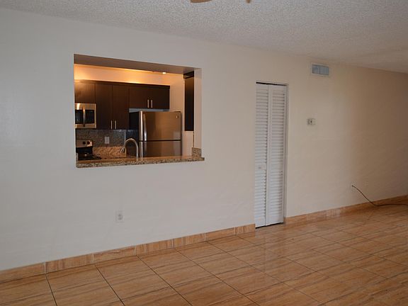 4th image of 4752 NW 97th Ct #70