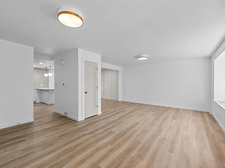 1200 S Monaco Street Pkwy #27 — Photo 6