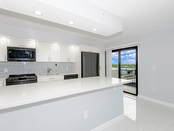 5th image of 1201 S Ocean Dr APT 610N