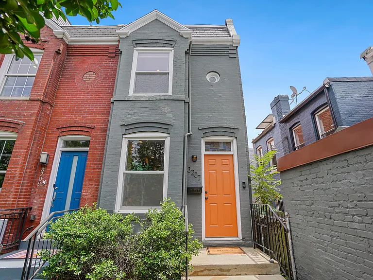 3207 Sherman Ave NW — Photo 1