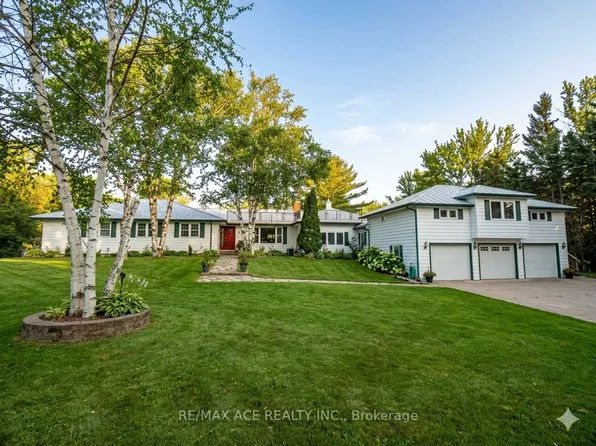 5455 Hoxton St, Pickering, ON L1Y 1A3