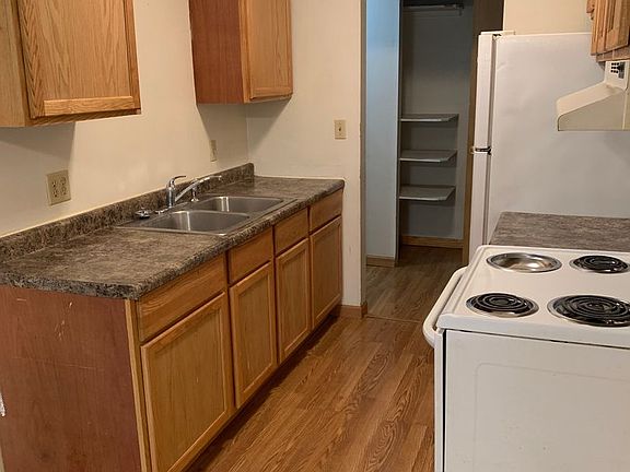 3rd image of 500 E Thomas St #107