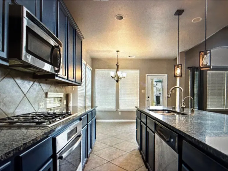 7936 Lake Commons Dr — Photo 16