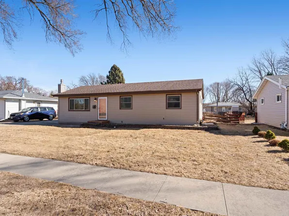 18 Walker St, Vermillion, SD 57069