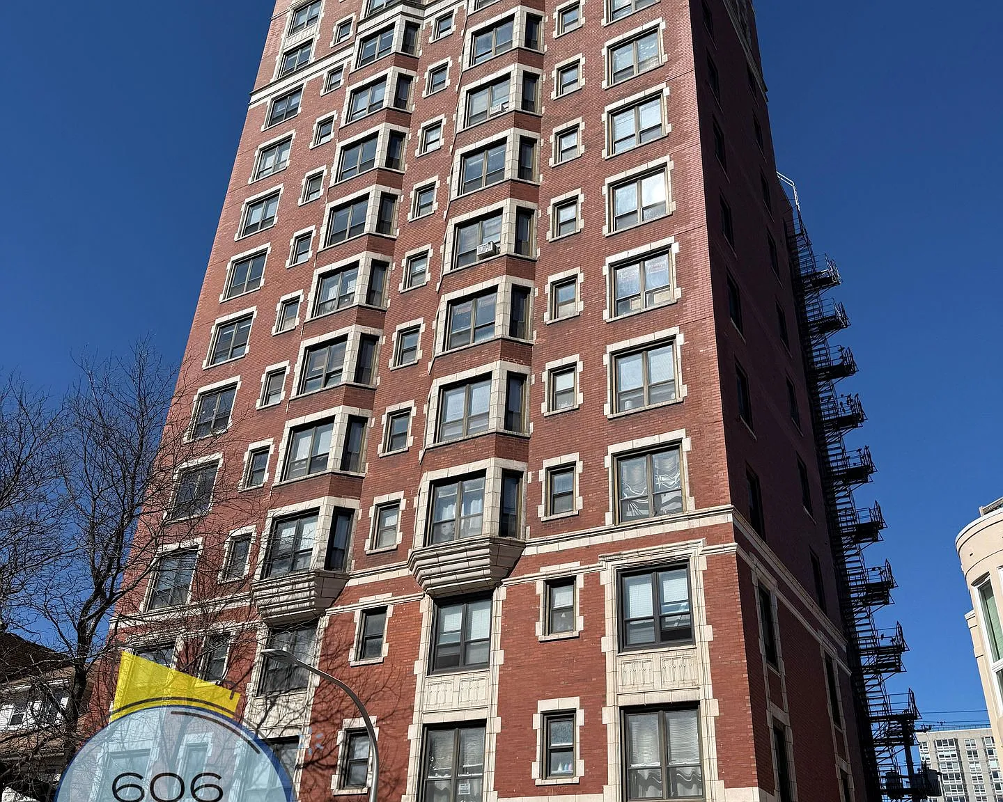 732 W Bittersweet — Photo 1