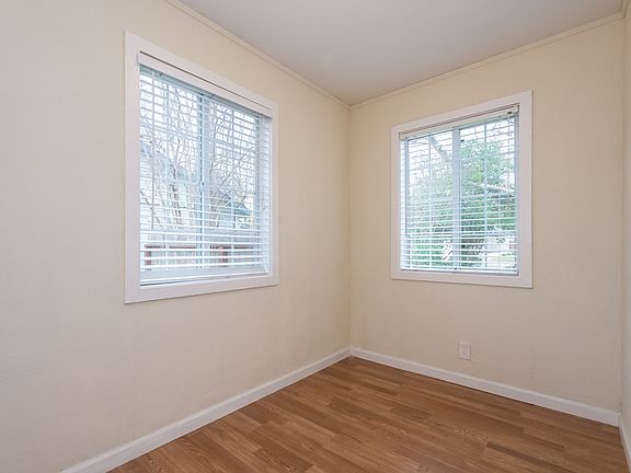 2nd image of 2641 Hawthorne St