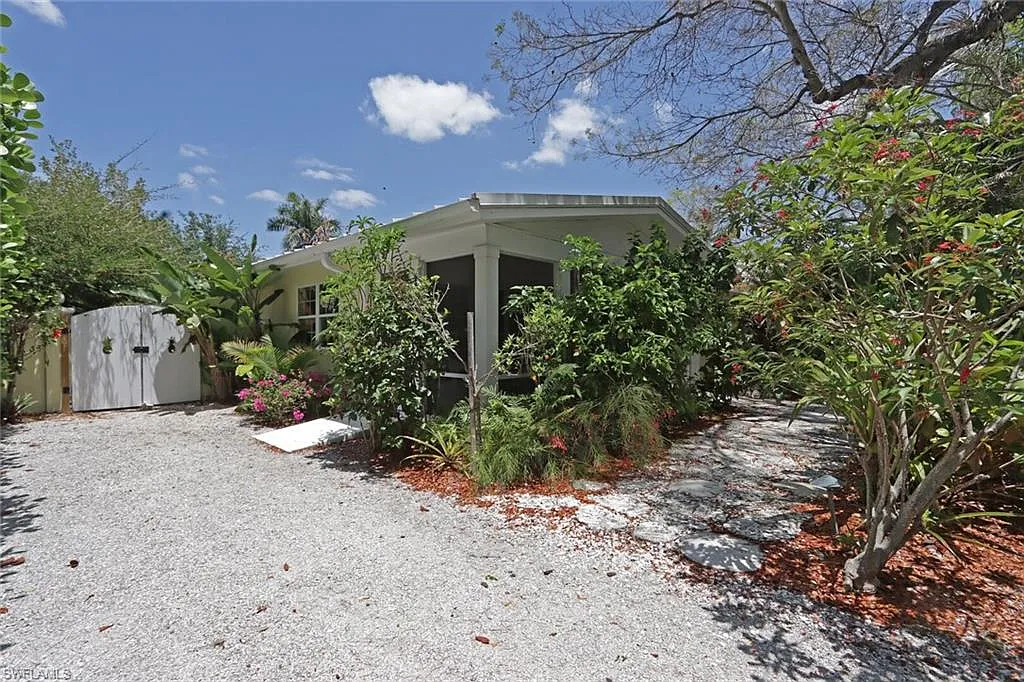 3 bed, 3.0 bath, 1500 sqft, $16,000 — Photo 2