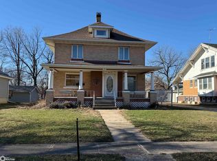 910 Washington St, Eldora, IA 50627