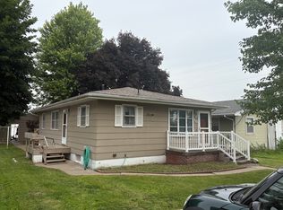1618 Lincoln Blvd, Muscatine, IA 52761