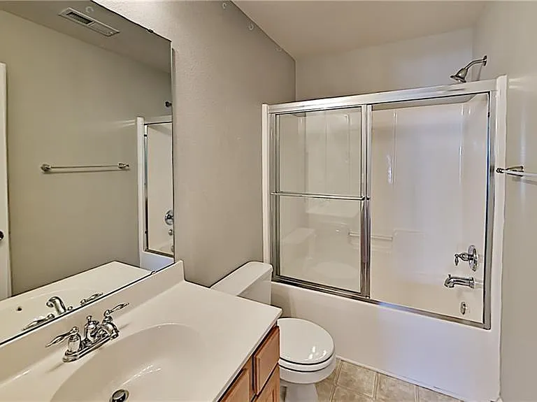 5990 Fox Point Cir — Photo 10