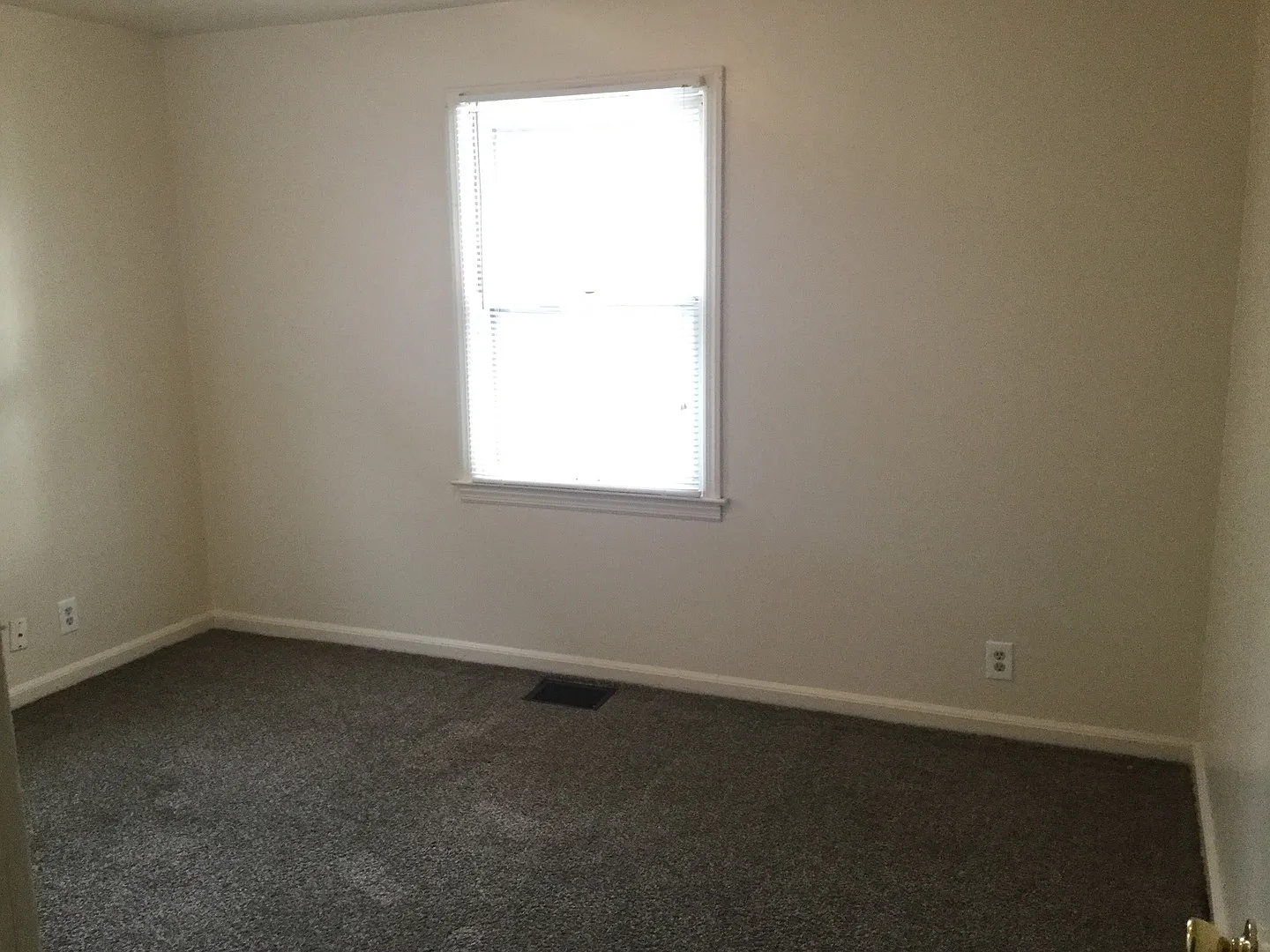 Single Family Ranch Home with Garage — Photo 3