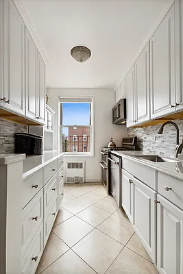 Sold by Remax Edge | media 27