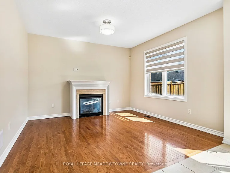 15 Learmont Ave #UPPER — Photo 9