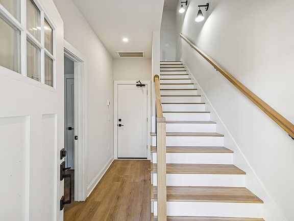 3rd image of 201 Raymond St #3