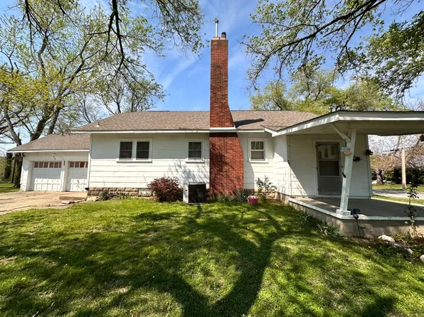 701 S East St, Olney, IL 62450