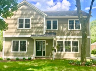 8114 N Whitney Rd, Fox Pt, WI 53217