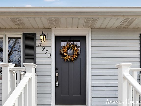 3rd image of 3972 Miramar Ave NE