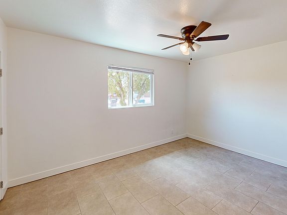 2nd image of 1408 E Orange St Room 3