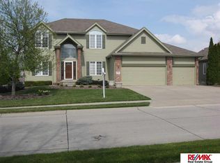 1808 Greyson Dr, Papillion, NE 68133
