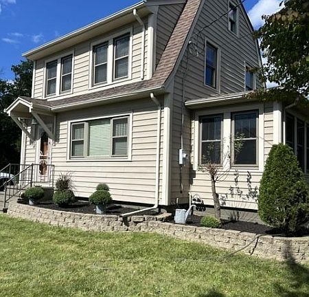 3rd image of 214 N Church Rd