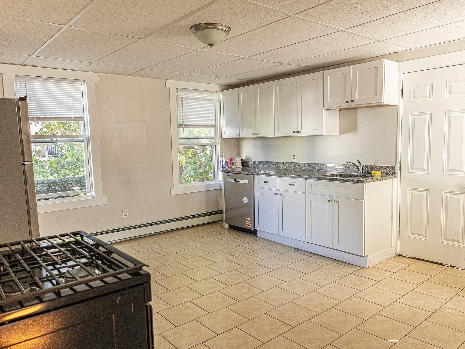 3 bed, 1200 sqft, $1,850 — Photo 3