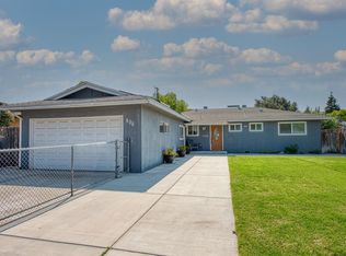 698 W Santa Ana Ave, Clovis, CA 93612