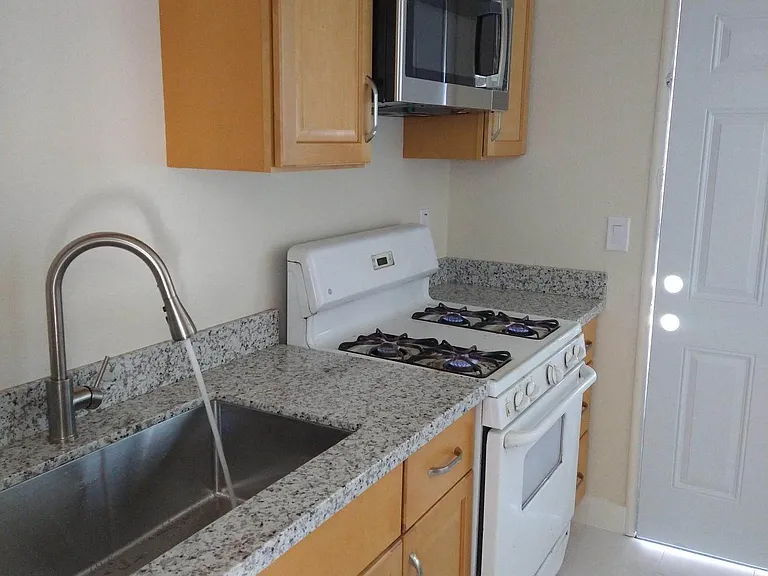 127 Madoline St — Photo 12