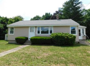 7 Bartlett St, Oxford, MA 01540