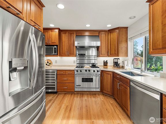 5th image of 25523 Lake Wilderness Country Club Drive SE