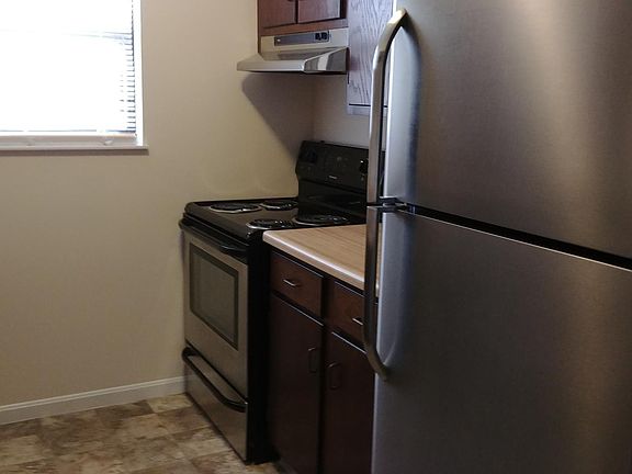3rd image of 1608 Dayton Ave APT 4
