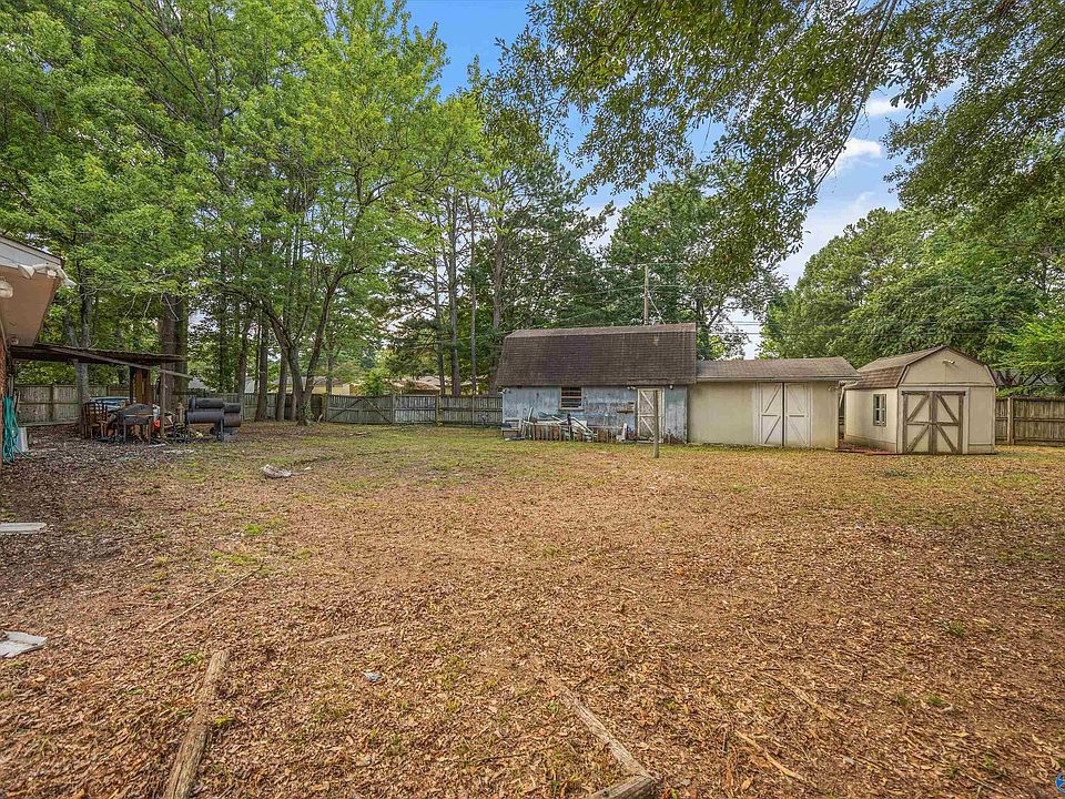 19th image of 710 Westwood Cir SW