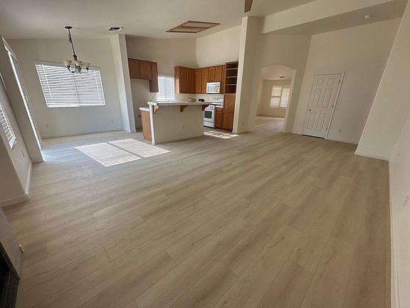 2nd image of 595 Martha Ct