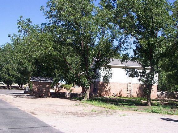 Right side view & well house
