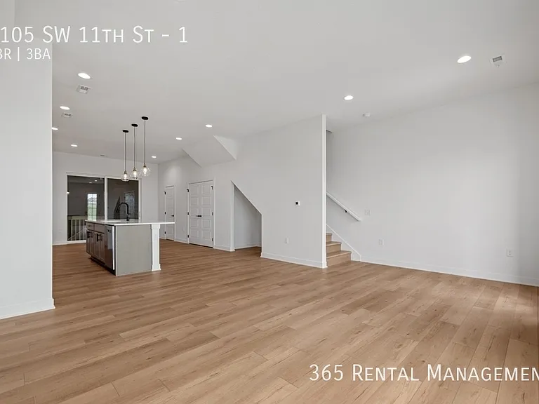 1105 SW 11th St #1 — Photo 38