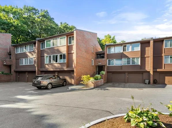 241 Perkins St Unit B301, Jamaica Plain, MA 02130