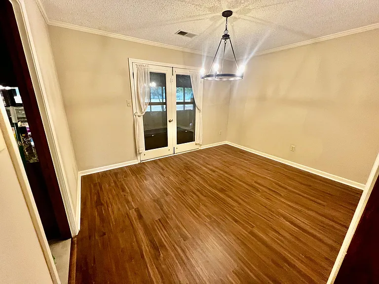 3168 Creekwood Ln — Photo 10