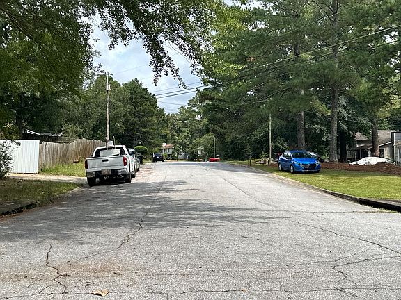 4th image of 2330 Shoals Dr NE